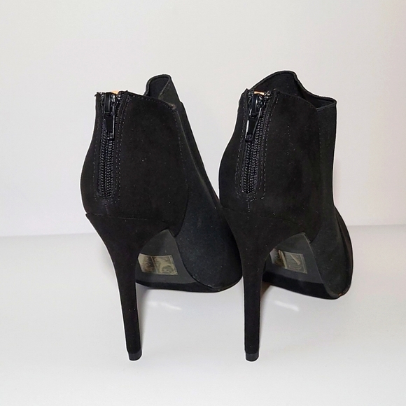 Womens Shoes - Picture 3 of 3